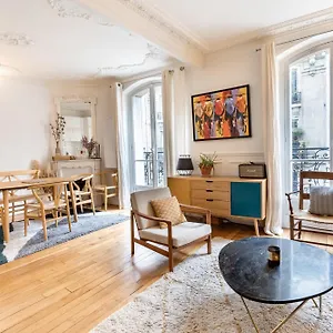 https://montmartre-lovely-flat-for-you.fr-paris.fr