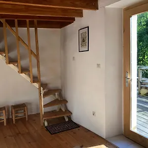 https://les-pentes-du-chateau-de-retourtour.hotels-rhonealpes.com